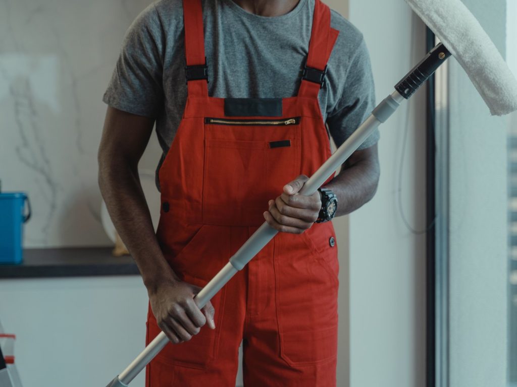 Hausmeisterservice: Kleinreparaturen mit Werkzeug